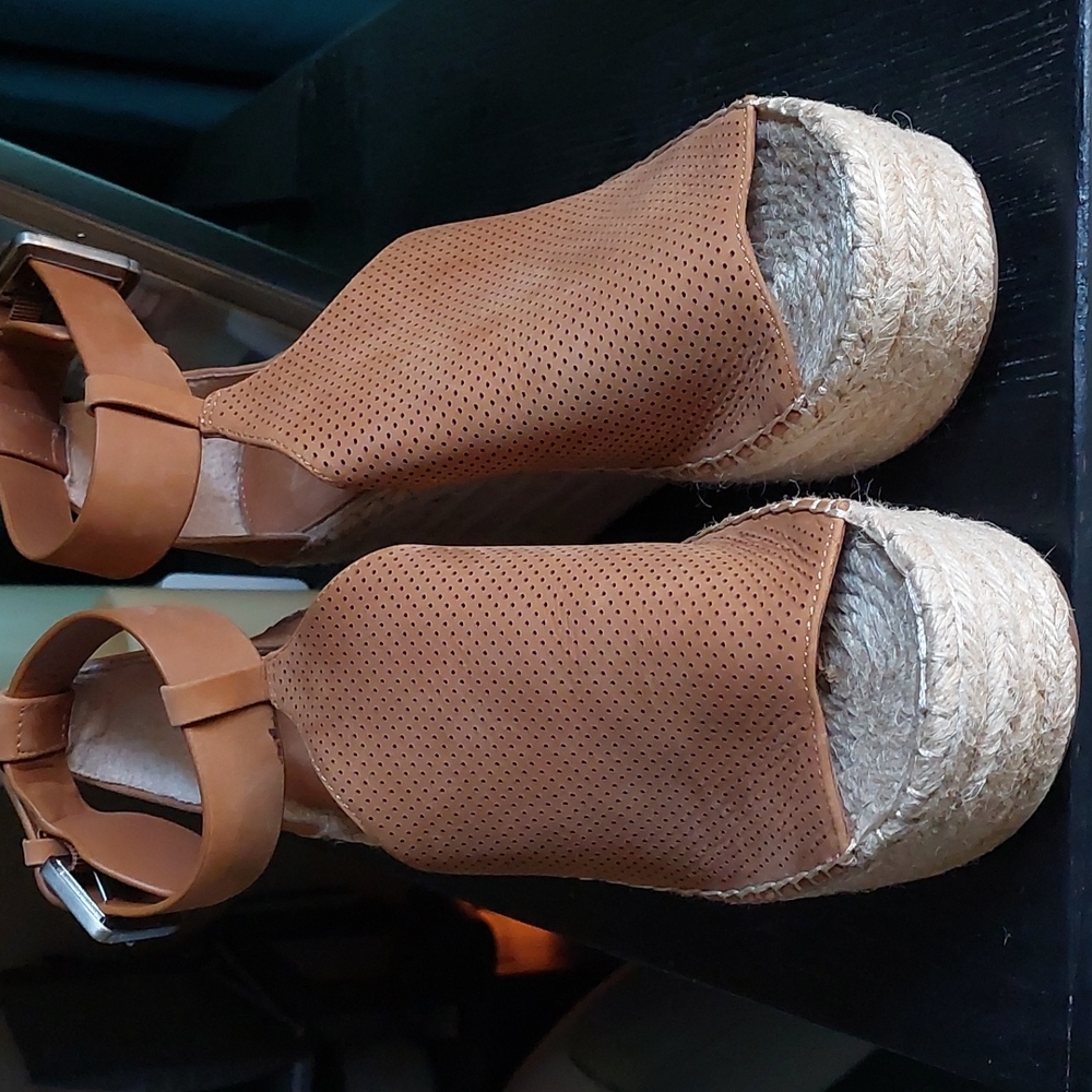 Marc Fisher Mlannie perforated espadrille wedges
